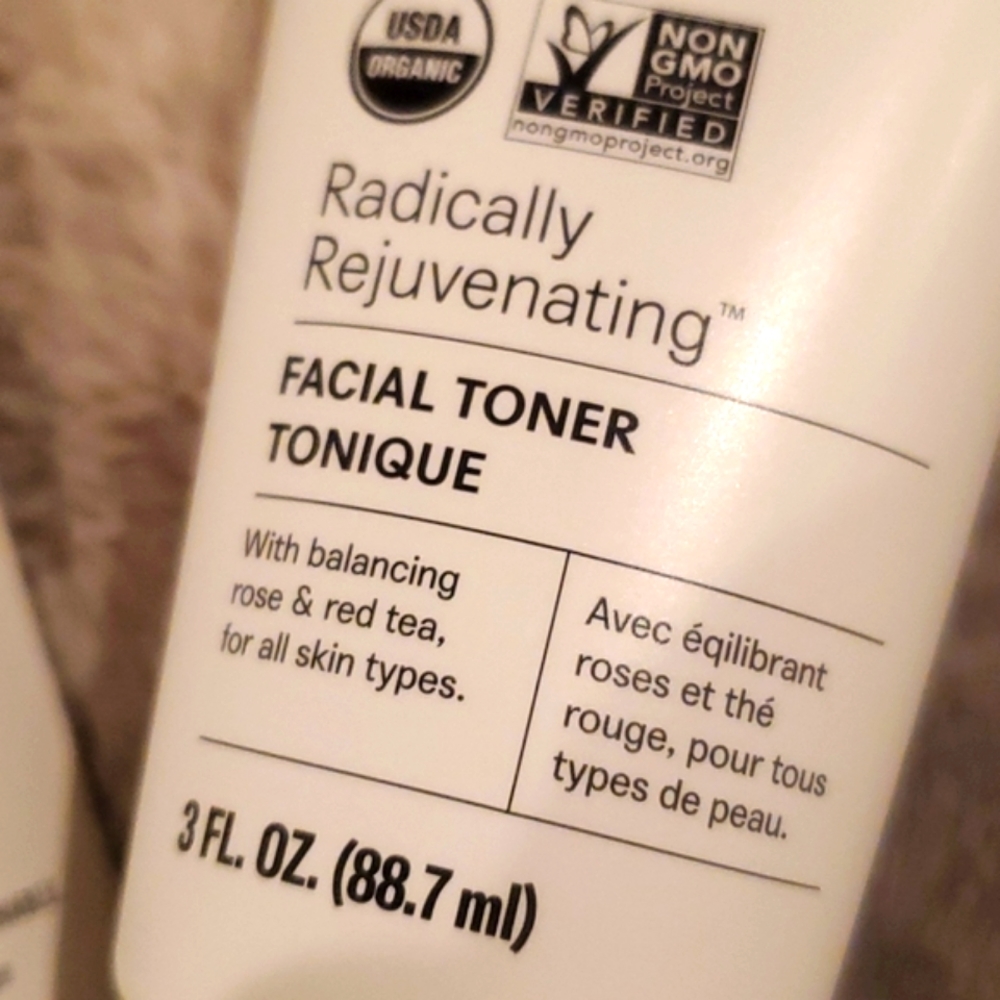 ACURE Facial Toner & Radically Rejuvenating Vegetable Peel - Picture 4 of 5